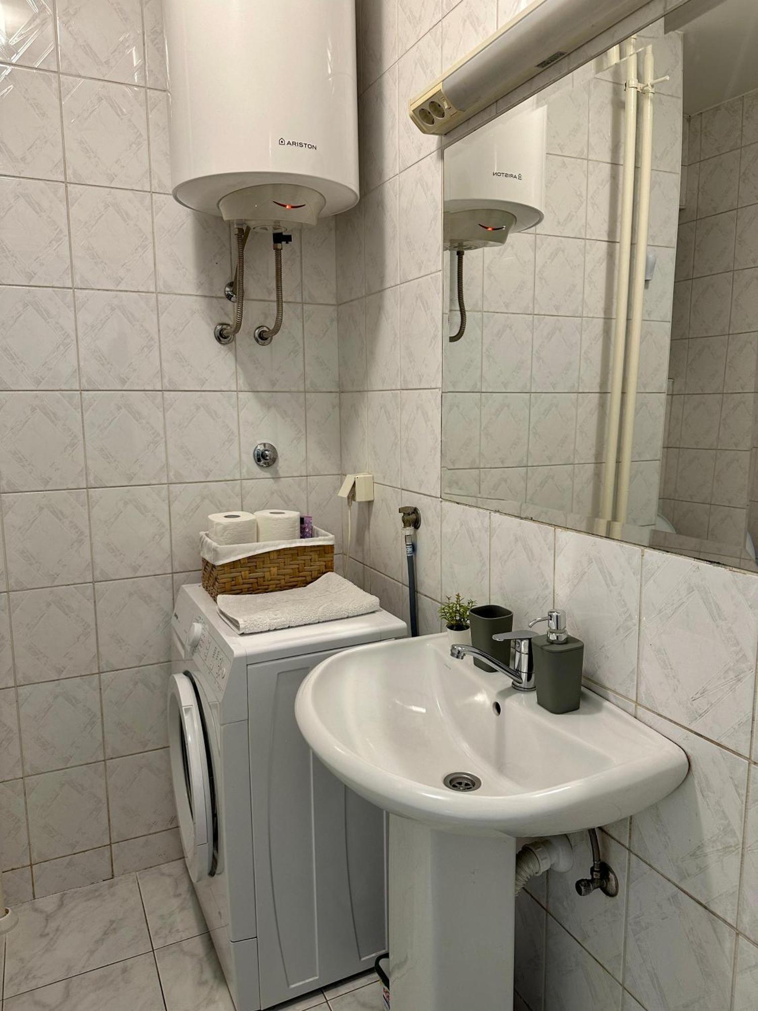 7 Emperors Central Suite Beograd Eksteriør bilde