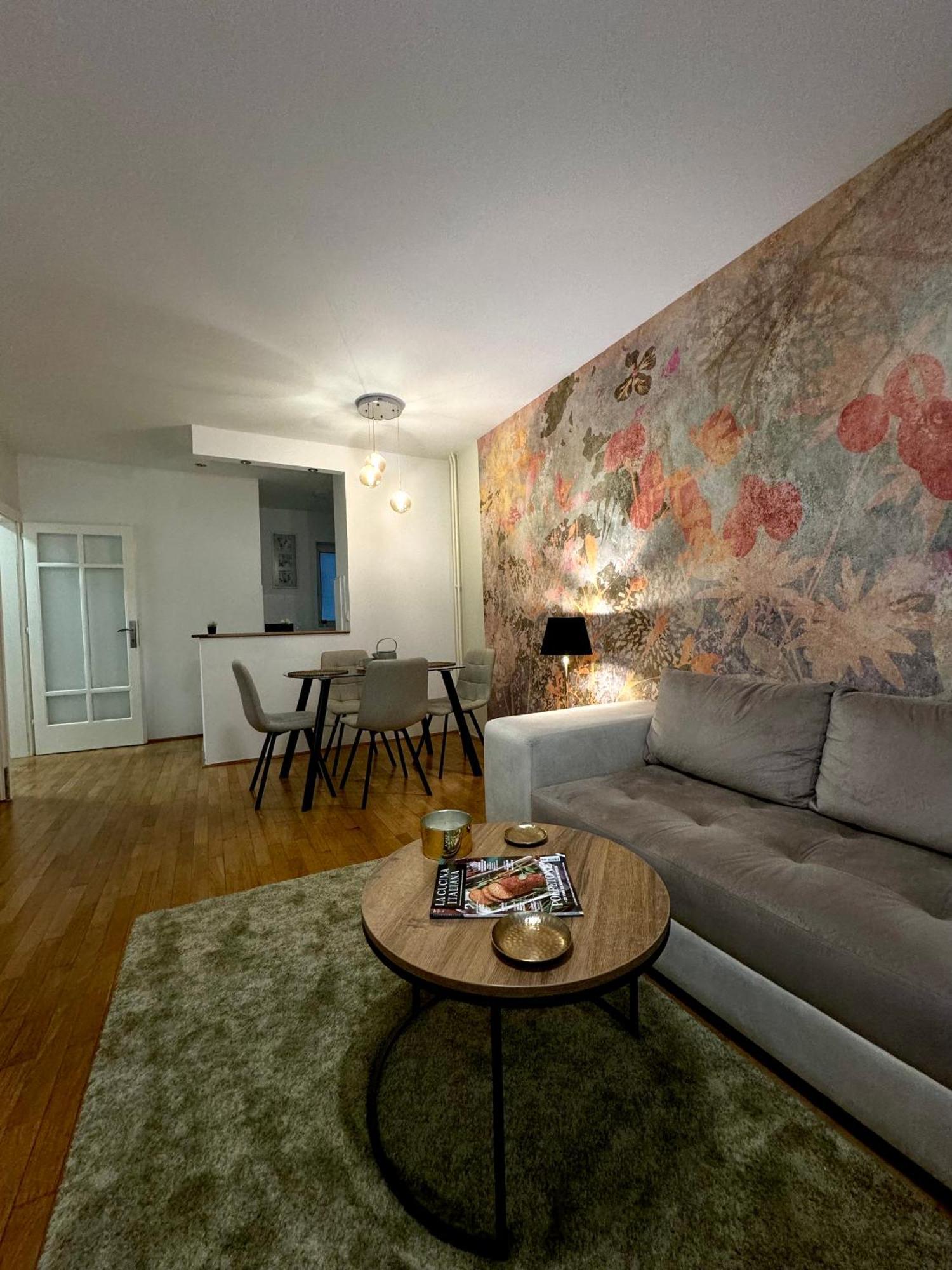 7 Emperors Central Suite Beograd Eksteriør bilde